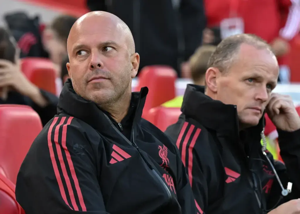 Arne Slot en Galatasaray bereiden zich voor op Anfield