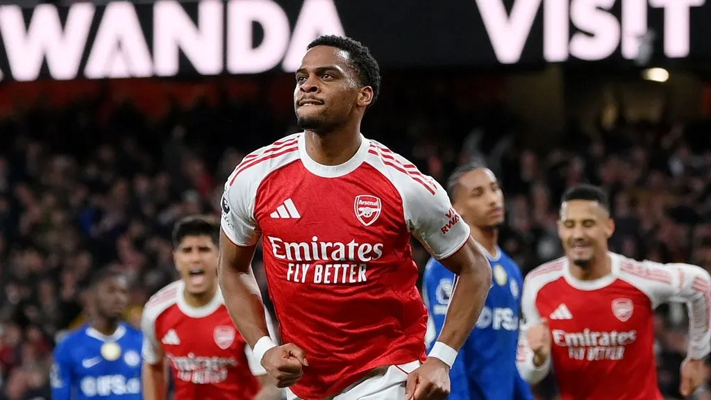 Arsenal – chelsea: Timber bezorgt Arsenal spannende overwinning