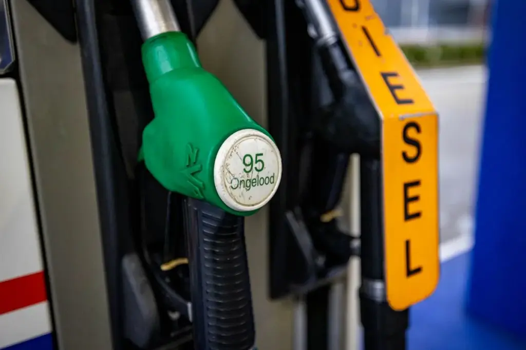 Benzineprijs stijgt door wereldwijde olieprijsstijging