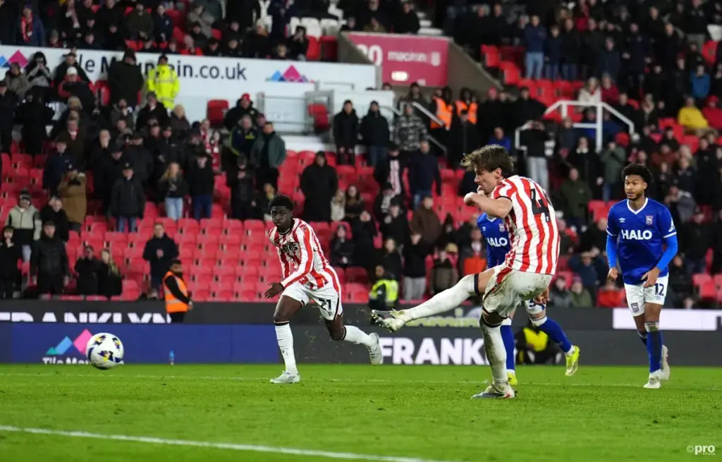 Championship: Kampioenschap: Milan Smit scoort eerste doelpunten voor Stoke City