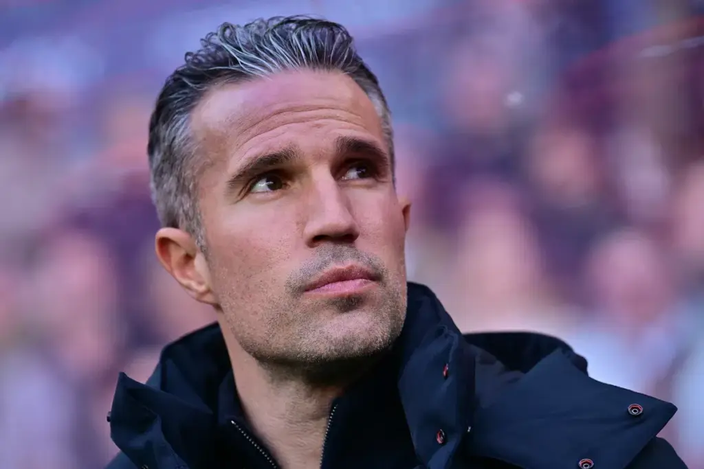 Feyenoord nieuws: Robin van Persie blijft hoofdtrainer