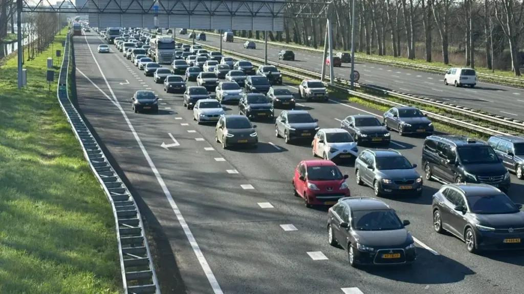 File A7: Verkeer Vast Door Meerdere Voertuigen