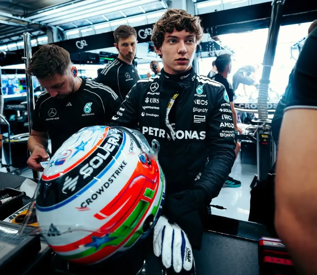 Kimi Antonelli wint zijn eerste Formule 1-race
