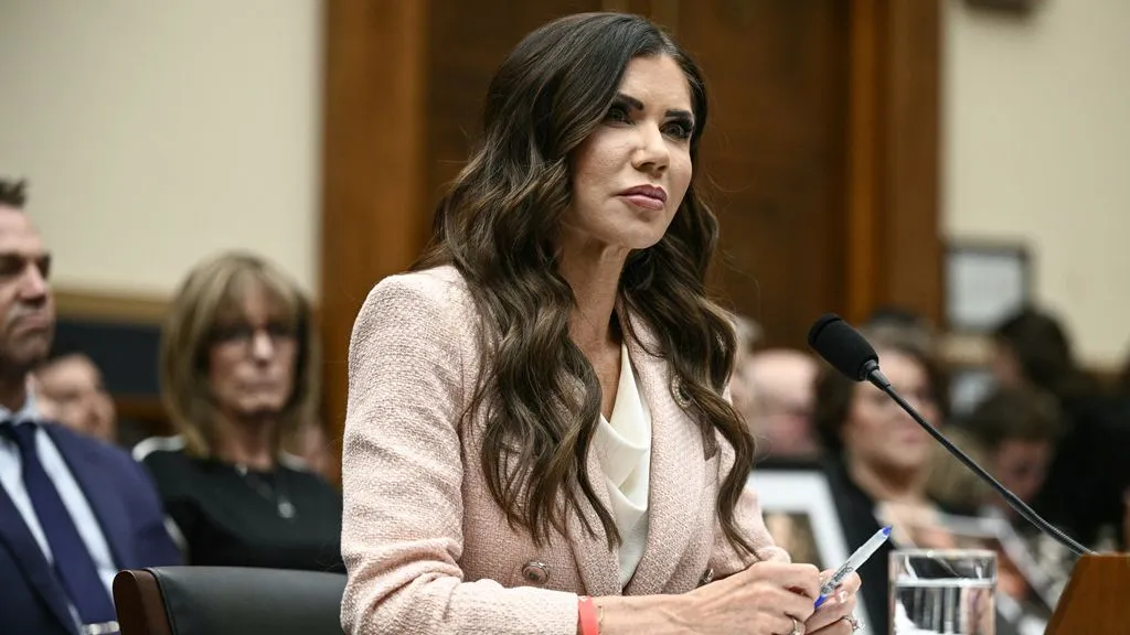 Kristi Noem ontslagen als minister van Binnenlandse Veiligheid