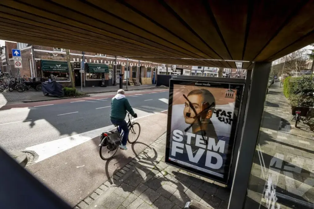 Lidewij de vos: Vandalisme van verkiezingsposters voor