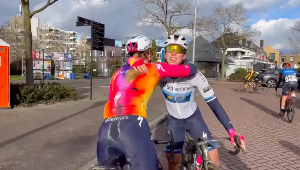 Lorena Wiebes wint opnieuw in Wevelgem