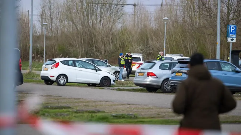 Nieuw Vennep: overleden vrouw aangetroffen op parkeerterrein
