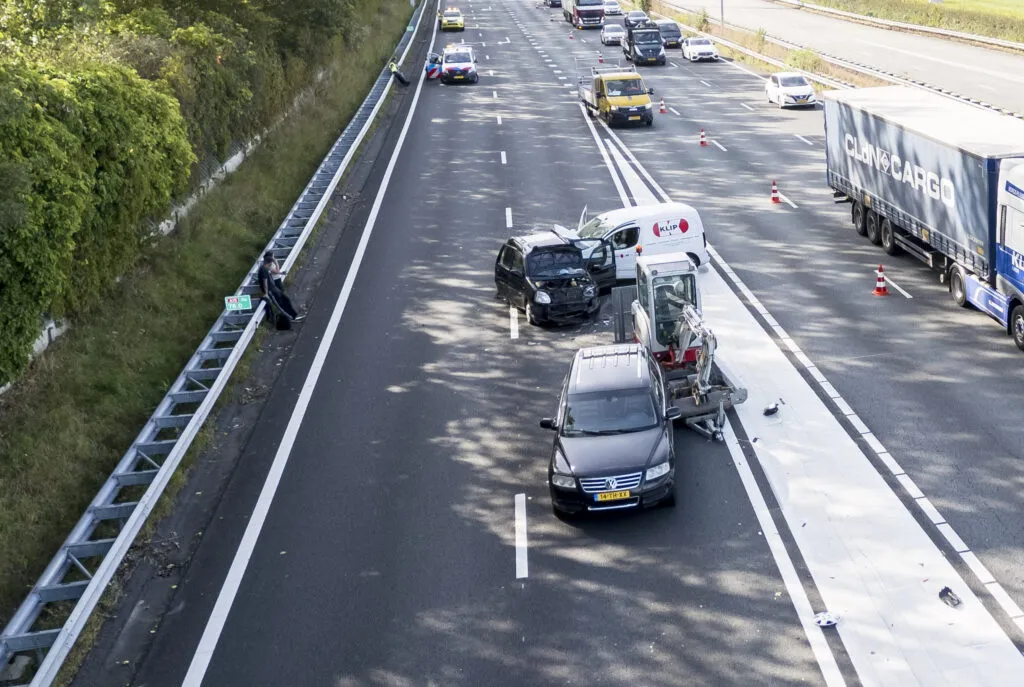 Ongeluk A15: Dodelijke botsing leidt tot taakstraf voor vrachtwagenchauffeur