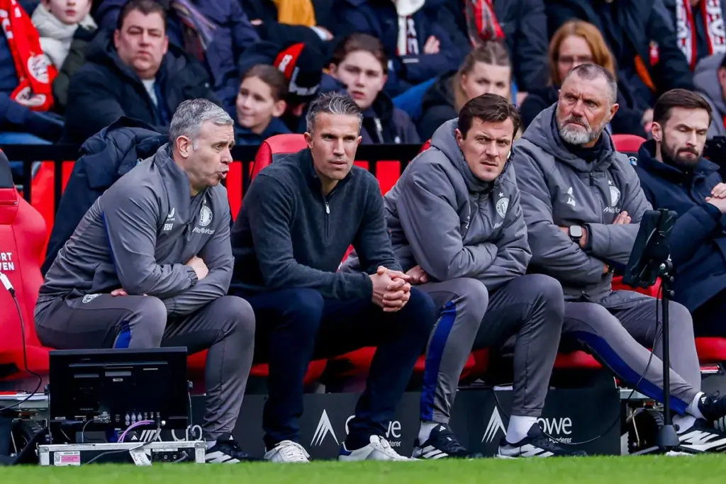 René Hake’s toekomst bij Feyenoord onzeker na komst van Dick Advocaat