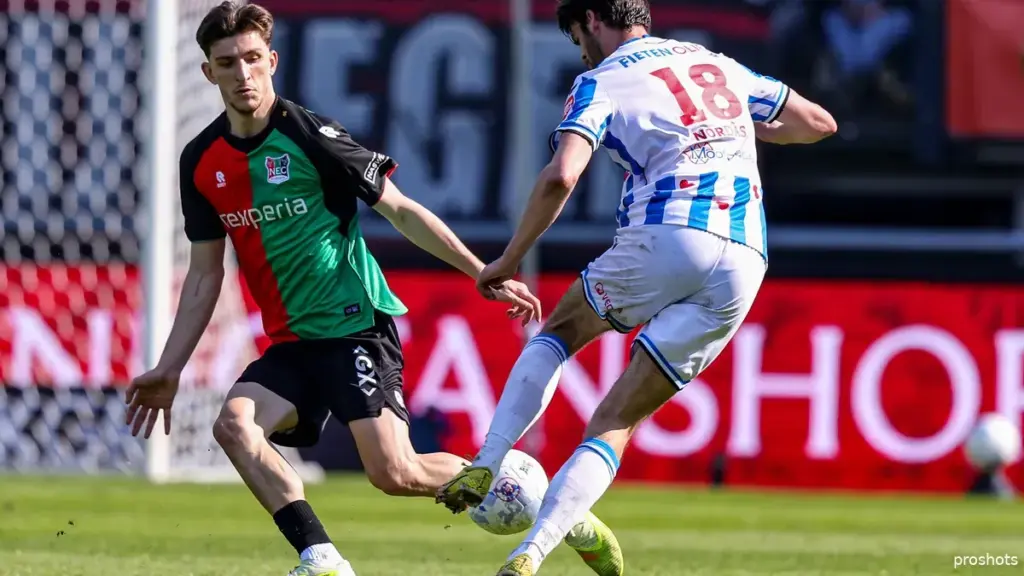 Steur Ajax: Jong talent scoort in De Klassieker