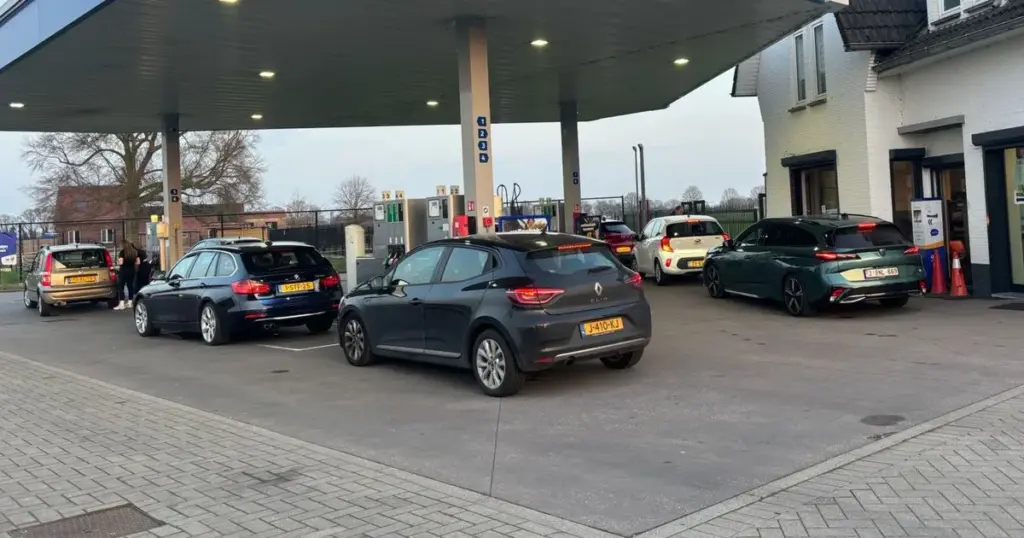 Tanken: Brandstofprijzen stijgen in Nederland