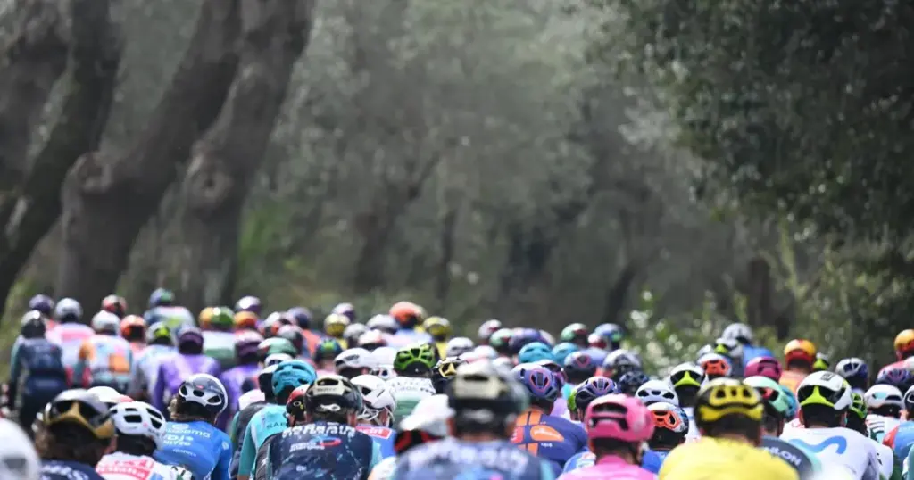 Tirreno adriatico: Tirreno-Adriatico: Mathieu van der Poel wint tweede etappe