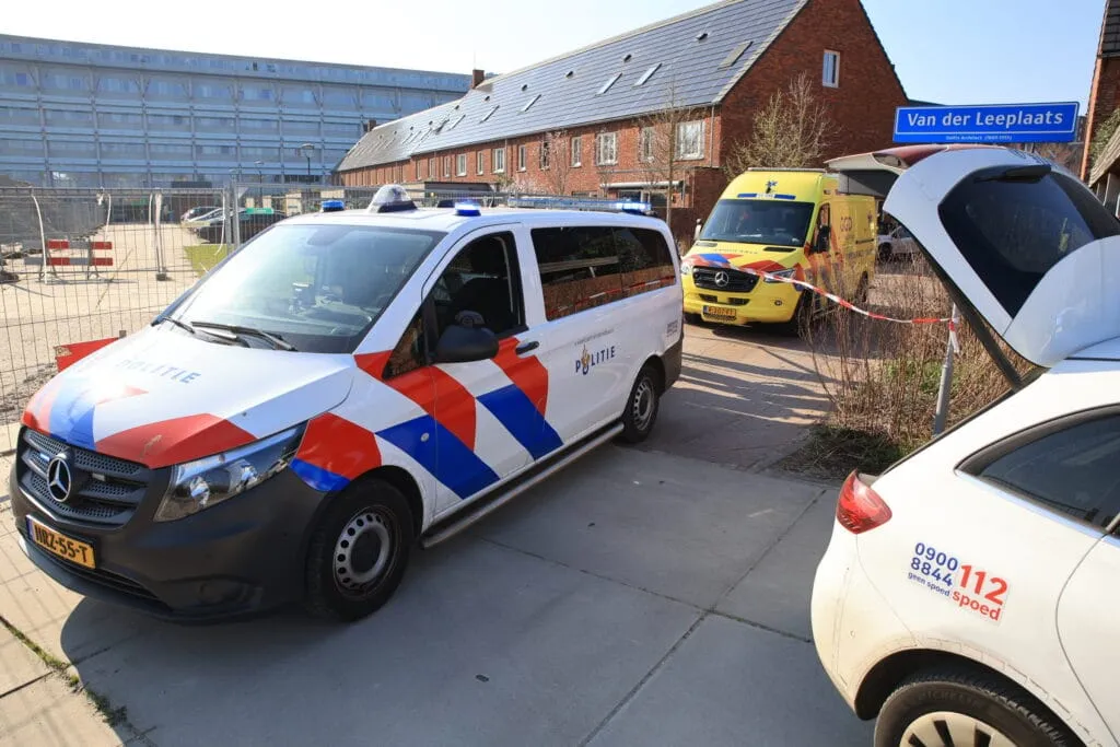 Van der leeplaats delft: Tragedie op : Kind overleden na aanrijding