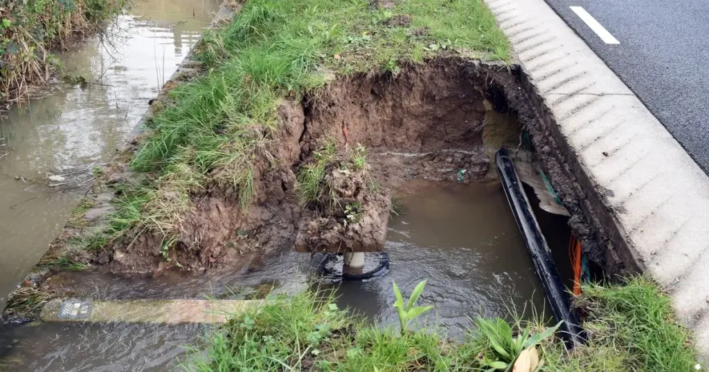 Vitens storing: grote waterleiding gesprongen in Bruchem