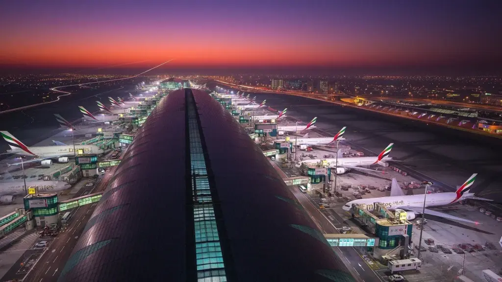 Vliegveld Dubai hervat vliegverkeer na drone-incident