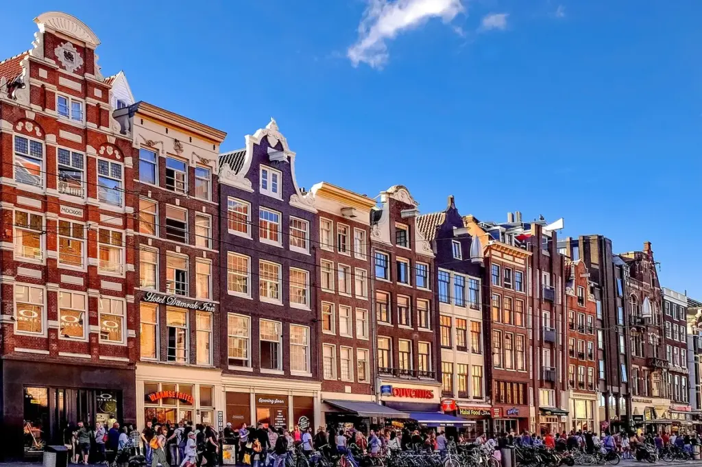 Weer Amsterdam: Repatriëring van Nederlandse burgers uit het Midden-Oosten