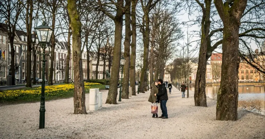 Weer Den Haag: Van Zonnige Ochtend naar Regenachtige Vrijdag