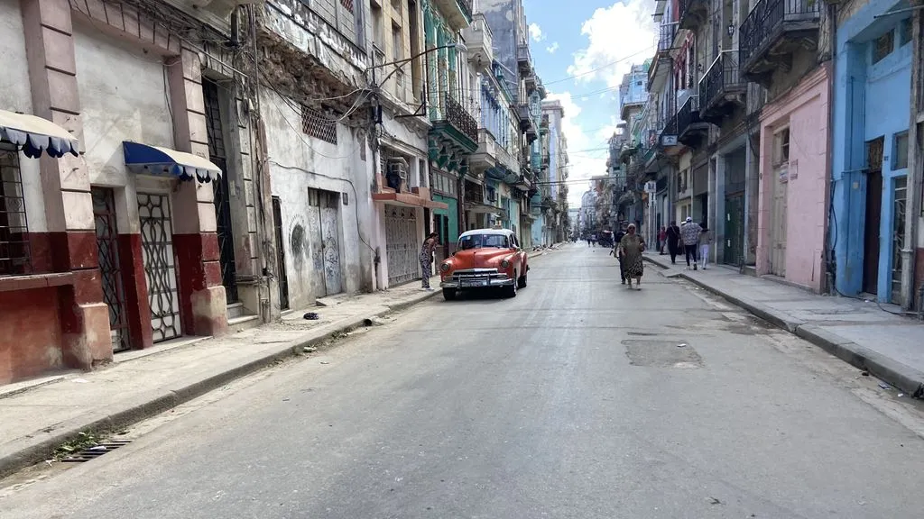 Cuba: Crisis in : Gratie voor Gevangenen en Olie-import