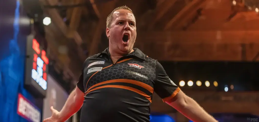 Dirk van Duijvenbode wint van Mike De Decker