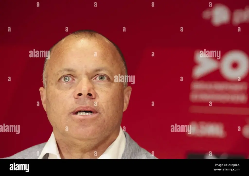 Earnest Stewart en de transfer van Joey Veerman