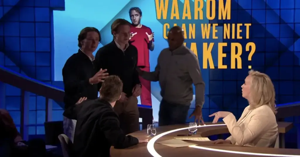 Eva Jinek onderbroken door jongens tijdens live uitzending