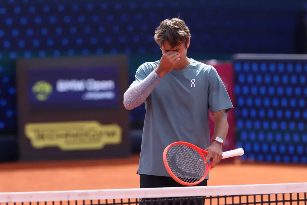 Flavio Cobolli wint van Alexander Zverev in de halve finale