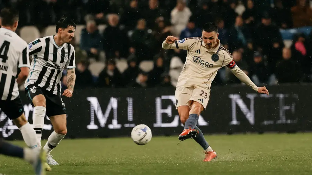 Heracles – Ajax: Ajax wint gemakkelijk van Heracles Almelo