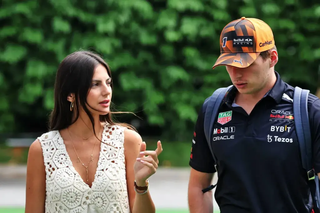 Kelly Piquet: Relatie met Max Verstappen en gezinsnieuws