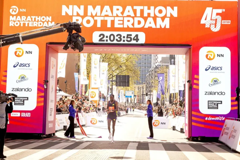 NN Marathon Rotterdam 2026: Guye Idemo Adola en Mekides Shimeles zetten records