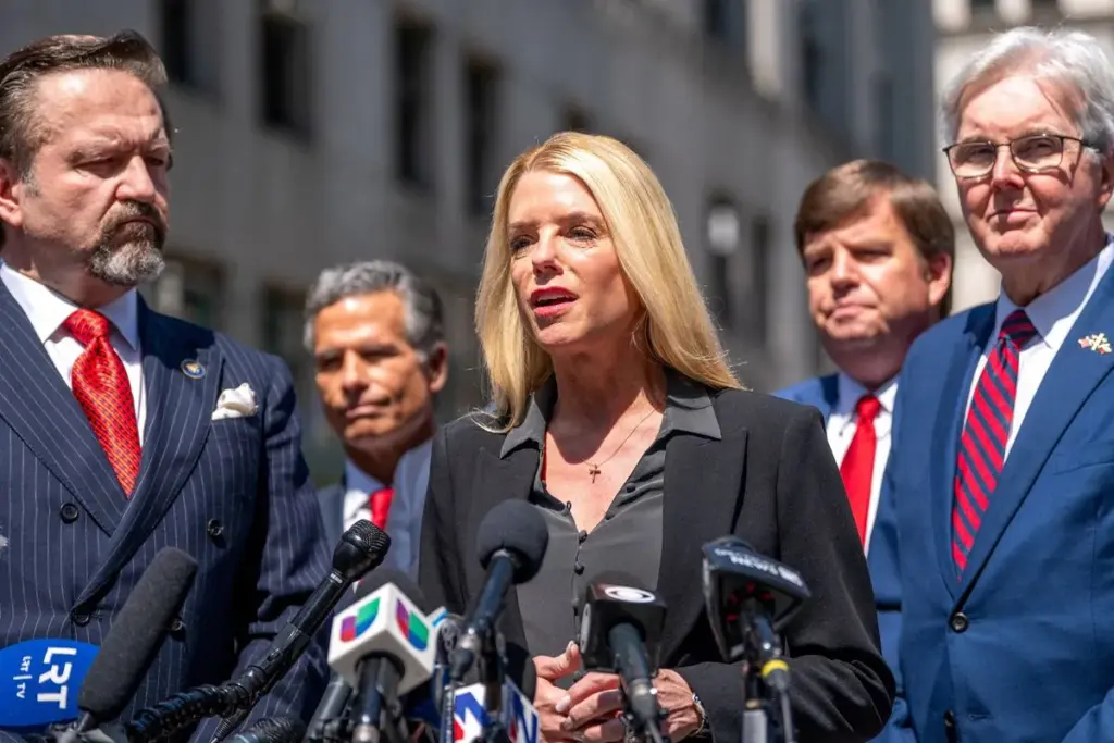 Pam Bondi ontslagen als procureur-generaal
