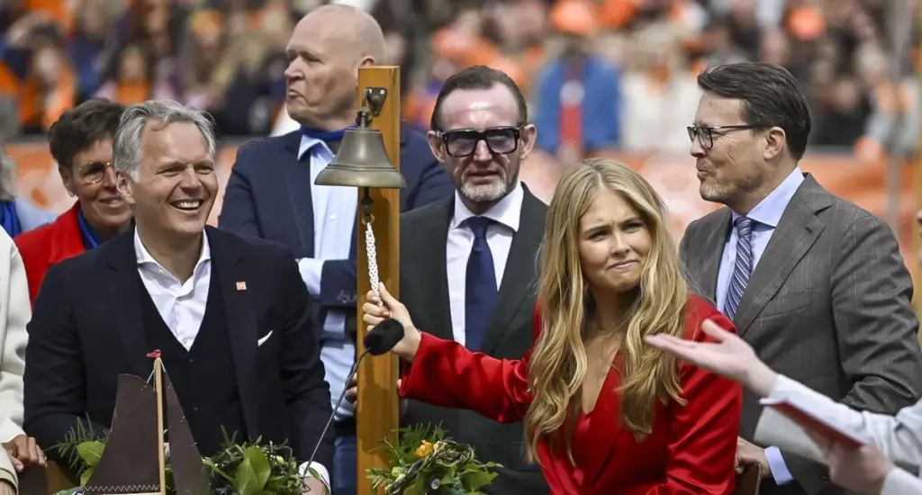 Prins Bernhard viert zijn eerste Koningsdag alleen