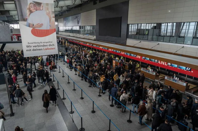 Vluchten schrappen kerosine: Luchtvaartmaatschappijen in de problemen
