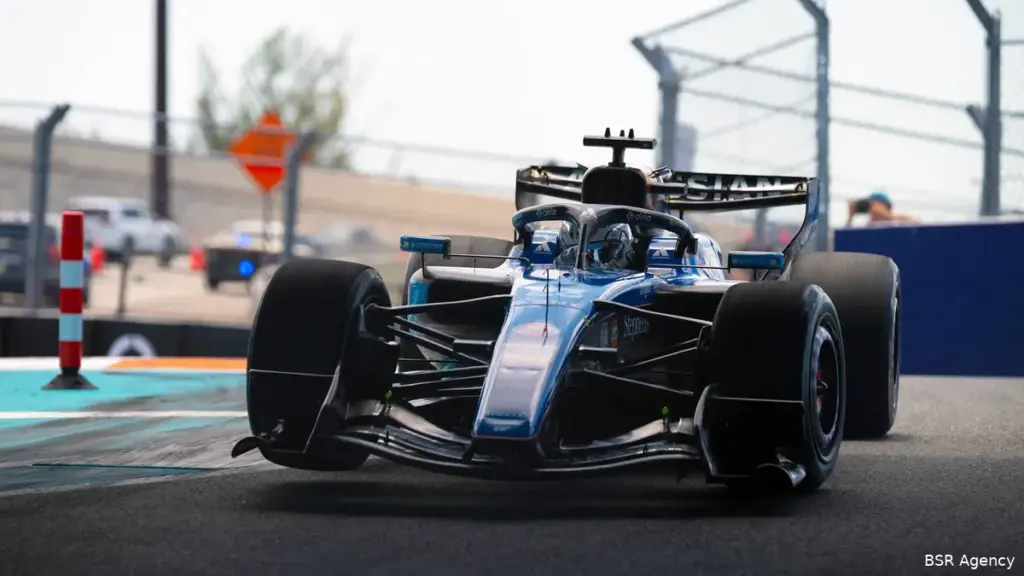 Alexander Albon verliest plek in SQ2 na schending van track limits