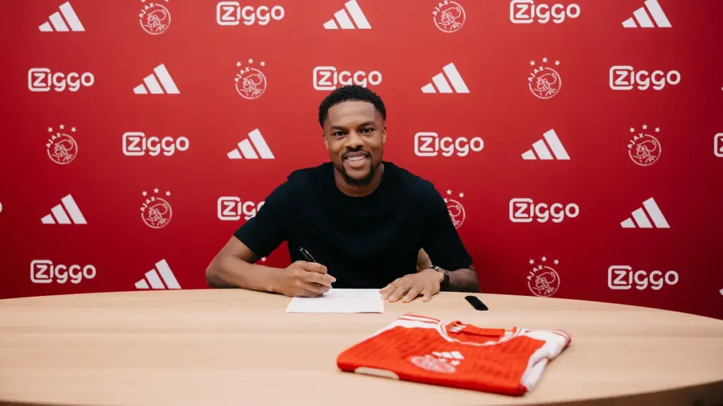 Chuba Akpom definitief over naar Ipswich Town