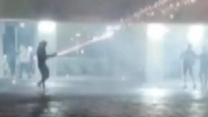 Ijsselstein: Rellen in : Geweld tijdens protest tegen asielzoekersopvang