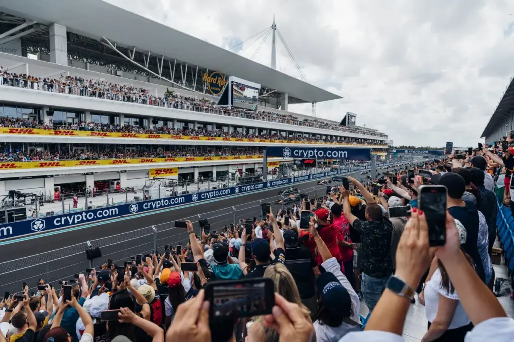 Start f1 miami