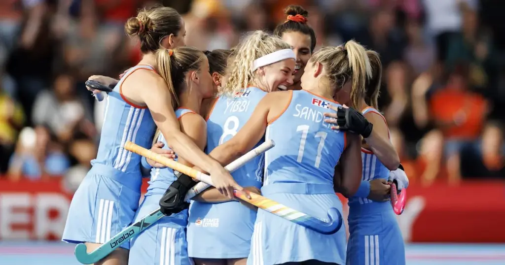 Hockeysters voor achtste keer op rij naar halve finales WK dankzij zege op India