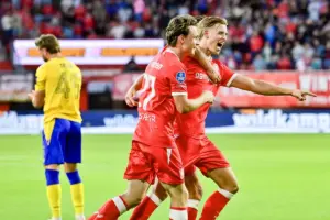 Waarom de gok van Van den Brom bij FC Twente perfect uitpakte tegen DAC 1904 - Tubantia
