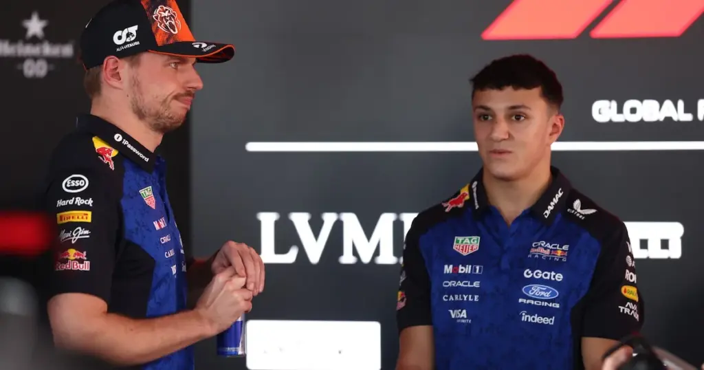 Verstappen krijgt Lawson als teamgenoot bij GP Nederland door blessure Hadjar