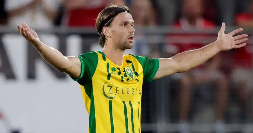 AZ op 2-0 tegen ADO • PSV geeft zege toch weg tegen Fortuna: 2-2