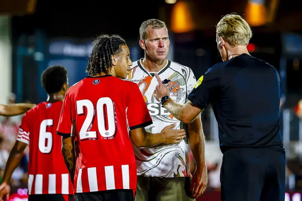 Valse start Volendam bij terugkeer in de eerste divisie na verlies tegen Jong PSV