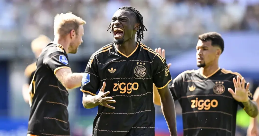 Heerenveen op voorsprong tegen Twente • Invaller Oyen scoort