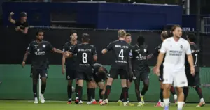 Beide ploegen raken in korte tijd aluminium • Telstar met punt koploper, maar Sparta leidt