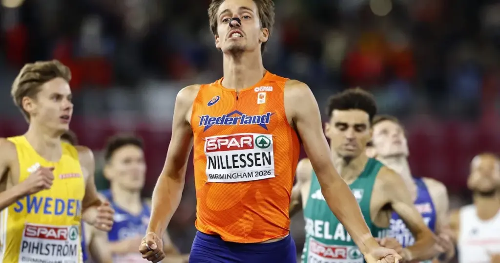 Gigantische stunt Nillessen met goud op 1.500m • Foppen stapt plots uit op 10.000m: 'Heel laf'