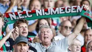 LIVE NEC-Bodø/Glimt | Eerste kans via Linssen • Kippenvel bij Champions League-hymne • Prachtige sfeeractie