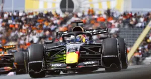 Laatste Dutch GP begint met vrije training om 12.30 uur • Baan droogt op na regen