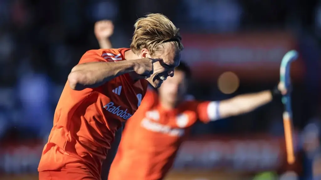 Hockeyers spelen gelijk tegen Engeland maar gaan wel naar halve finales WK