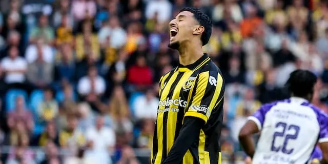Frustratie bij Vitesse-aanvaller Naoufal Bannis.Beeld: Pro Shott
