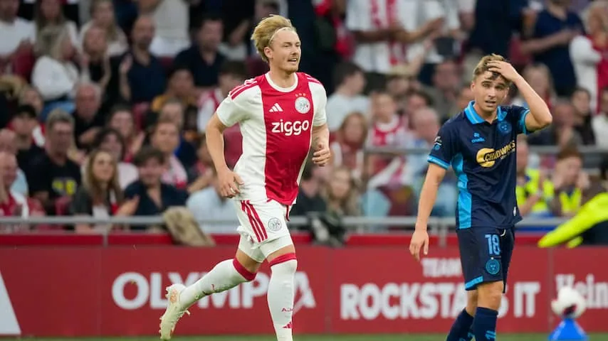 Julian Brandt maakte zijn debuut voor Ajax.Beeld: Pro Shots
