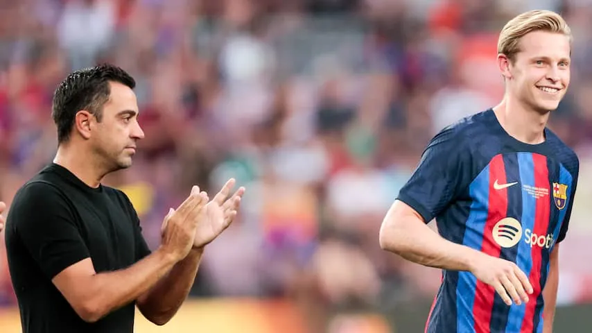 Xavi Hernández en Frenkie de Jong tijdens hun tijd bij FC Barcelona.Beeld: Getty Images